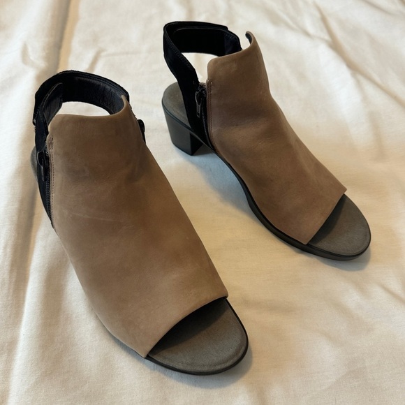 Naot 11 Favorite Peep Toe Bootie Shoes Sandals ~ Suede Adjustable Comfort - Picture 5 of 9